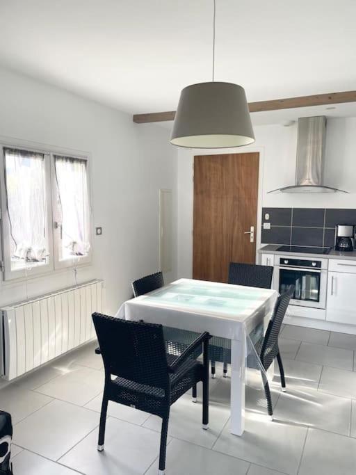 Appartement T2 Lumineux, Tres Bien Equipe, Proche Centre-Ville Salies-de-Béarn Kültér fotó