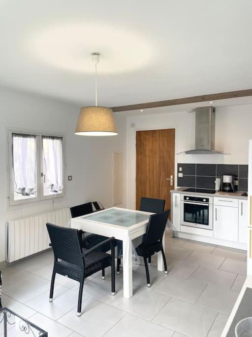 Appartement T2 Lumineux, Tres Bien Equipe, Proche Centre-Ville Salies-de-Béarn Kültér fotó